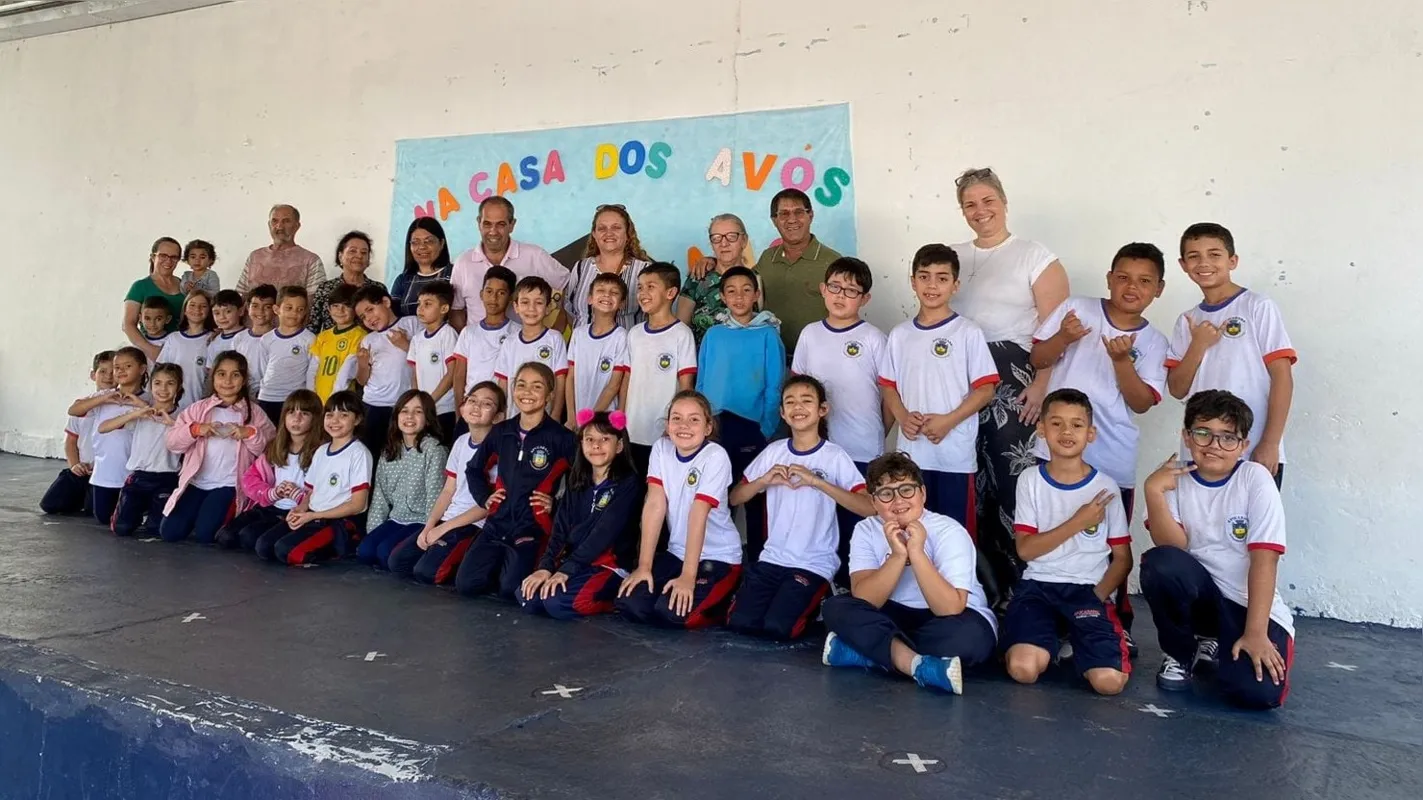 Imagem ilustrativa da imagem Dia dos avós é marcado por homenagens nas escolas de Apucarana
