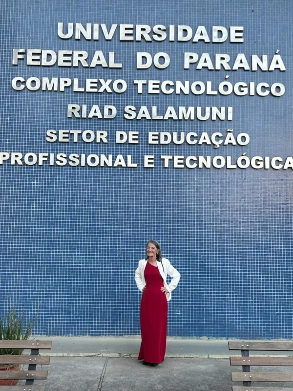 Imagem ilustrativa da imagem Dona Terezinha, 69 anos, se forma em Gestão Pública pela UFPR