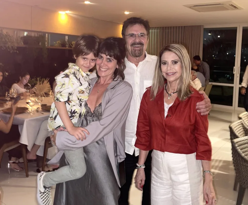 O casal de anfitriões com a filha Andrea Dematte e o neto Max Dematte