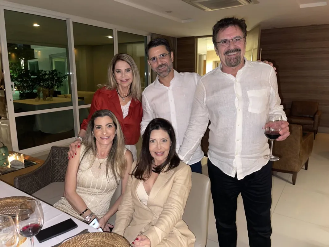 Os aniversariantes com o filho Marcelo Dematte, Michaeli Dequech e a nora Luciana Dematte