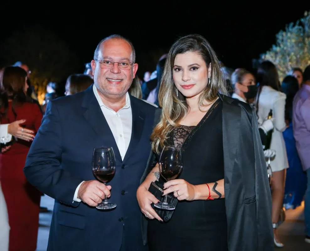 CEO do Grupo Folha de Londrina, José Nicolás Mejía e Ana Maziero