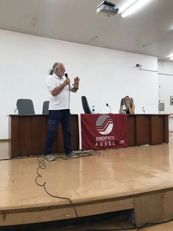Imagem ilustrativa da imagem Em Londrina, professores da UEL aprovam indicativo de greve para maio
