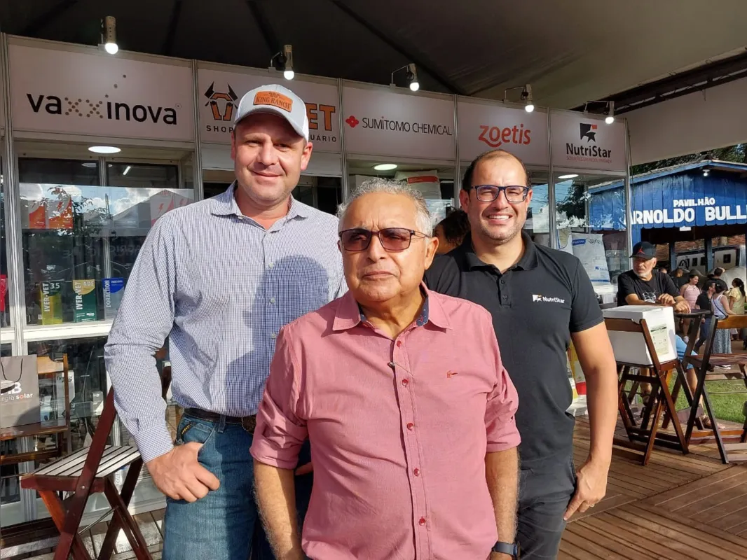 José Amâncio, proprietário da NutriStar (centro), com os sócios Fernando e Edinelson: "Na minha maneira de ver, estamos passando um momento excepcional no agronegócio no Brasil.”