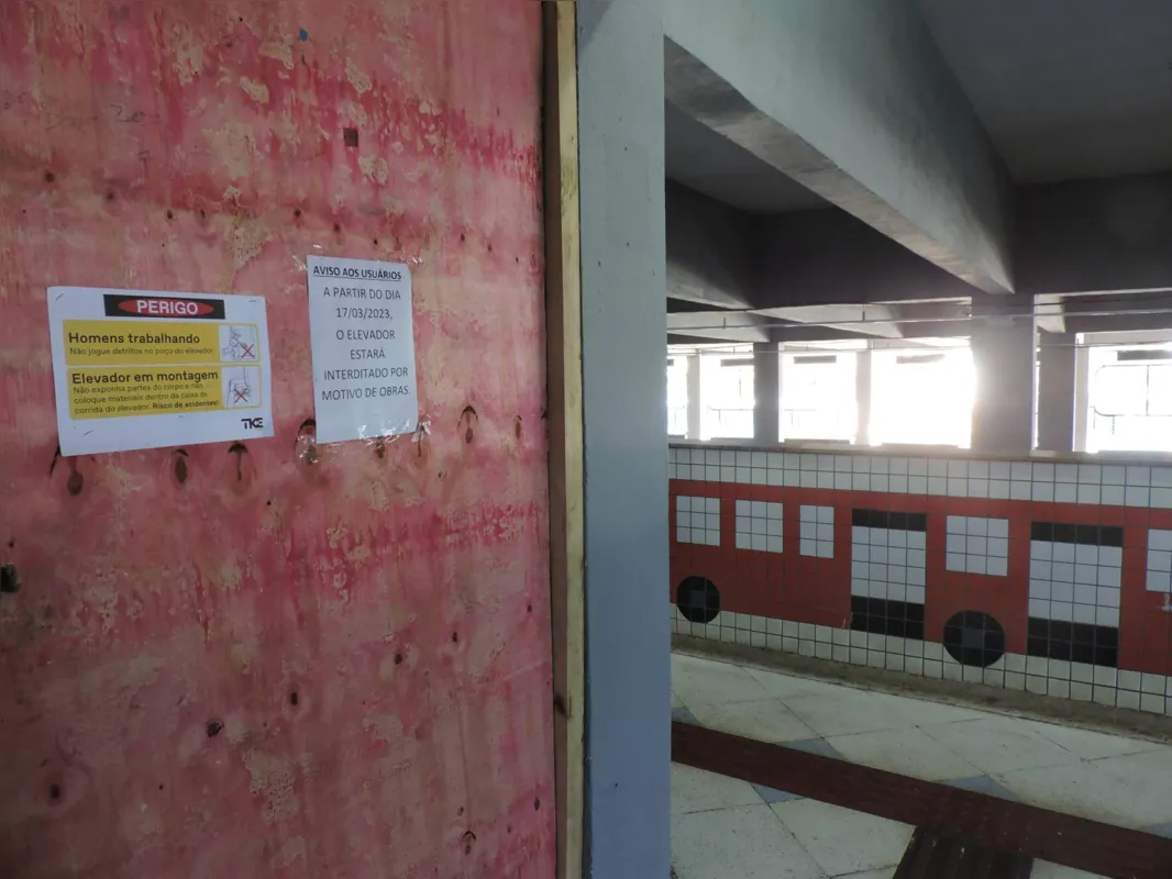 Não foi divulgado quando o elevador será reinstalado para os usuários