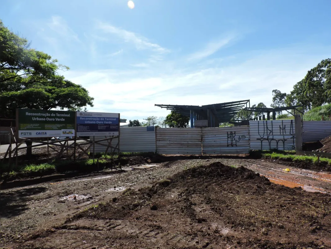 Faltando menos de dois meses para conclusão do prazo da obra, apenas 40,77% dos serviços foram feitos no Ouro Verde