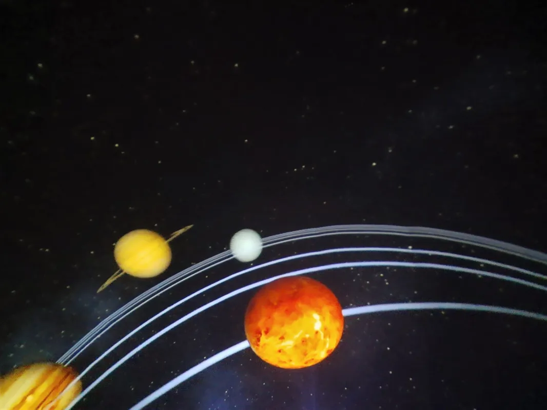 Imagem do sistema solar transmitida de dentro da cúpula