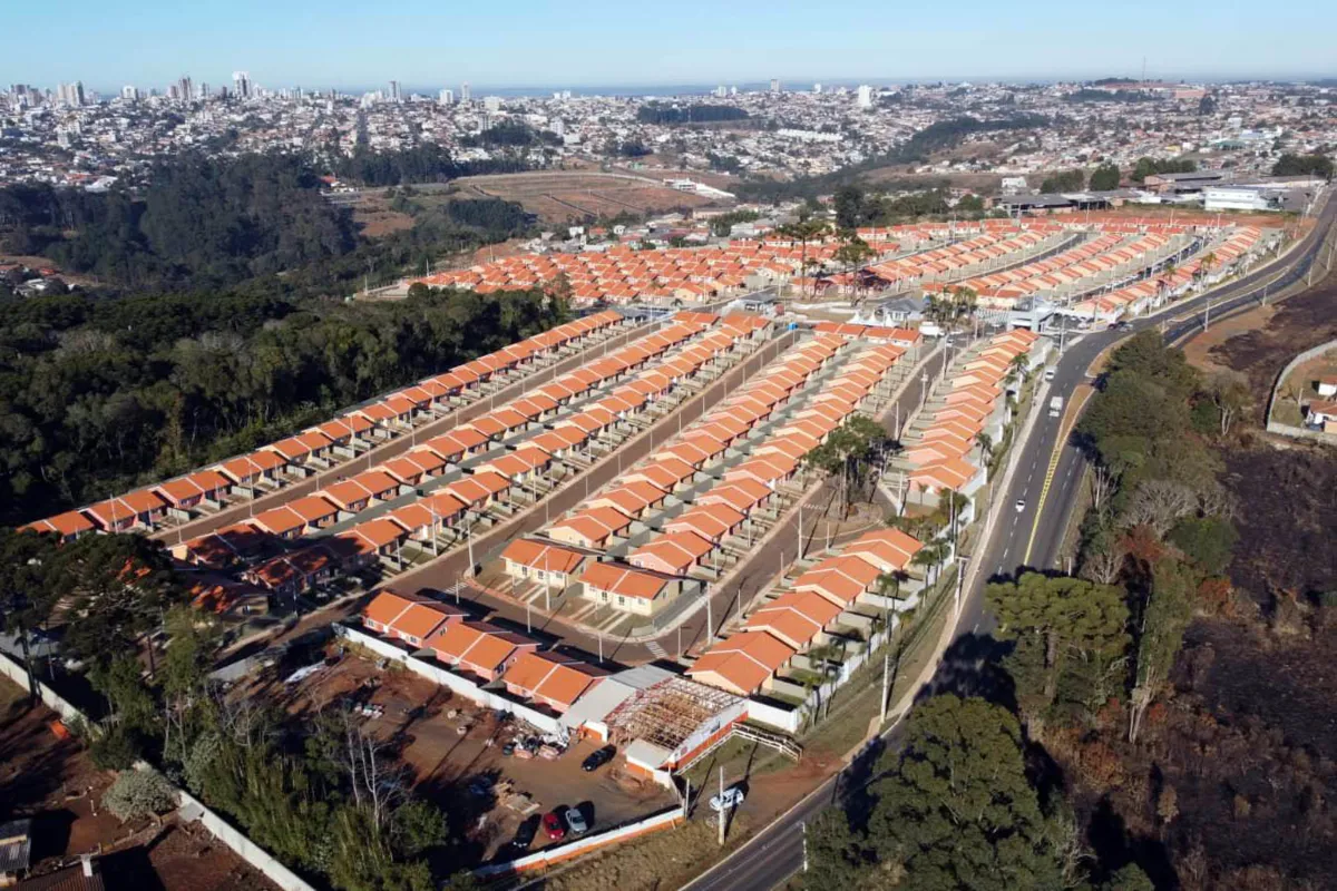 Em sua primeira etapa, lançada em 2021 pela Cohapar, a modalidade Valor de Entrada do Casa Fácil subsidiou a construção de 32 mil moradias