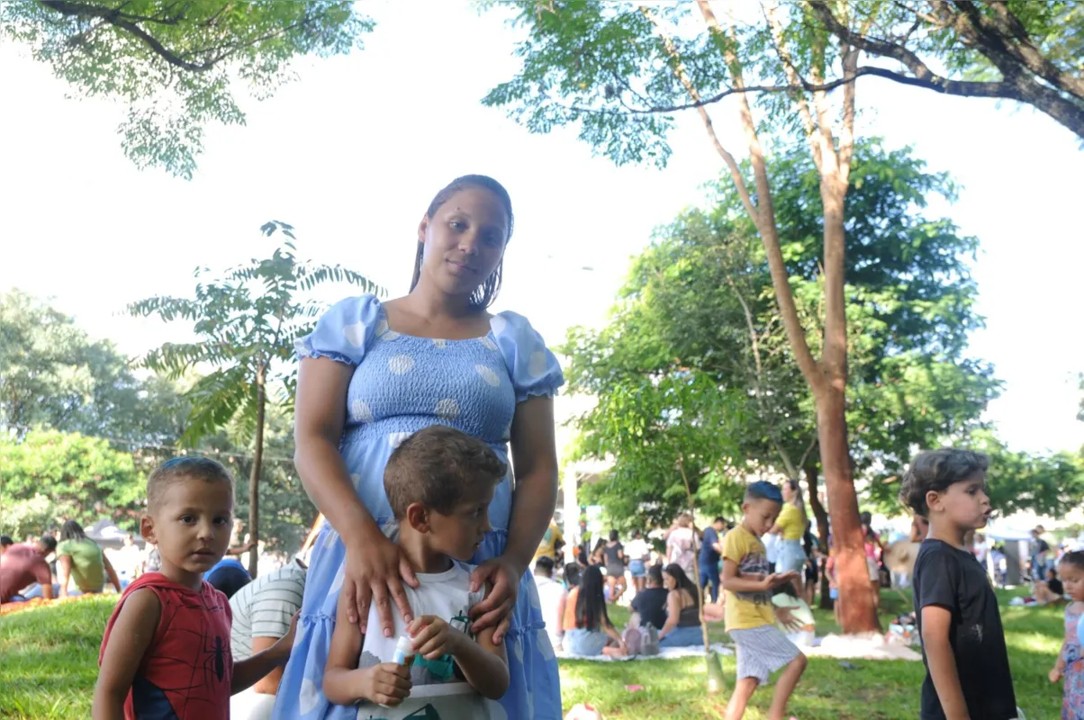 Jenifer Natália é mãe de dois meninos autistas: Miguel e Anderson: Eles são muito diferentes, um é bravo e o outro quieto"