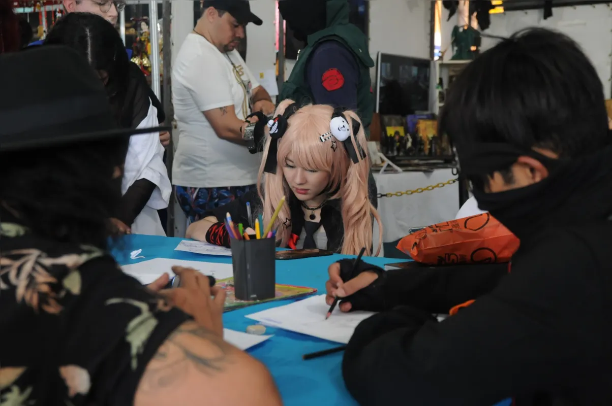 Adeptos do Cosplay marcaram presença na Acel: eles se caracterizam como personagens de gibis, cinema e desenhos