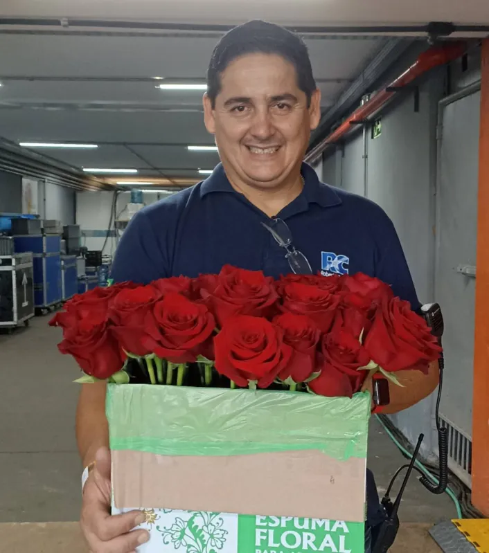 Mauricio Canheiros Clemente: "Rosas passam por seleção para serem dadas ao público"