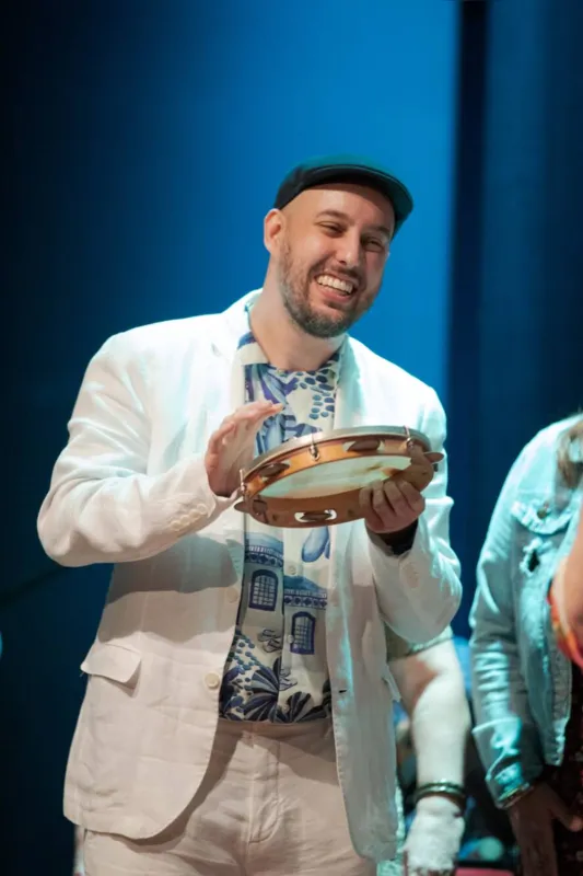Paulo Vitor Apoloni dá voz ao samba em Londrina com um repertório de muita qualidade