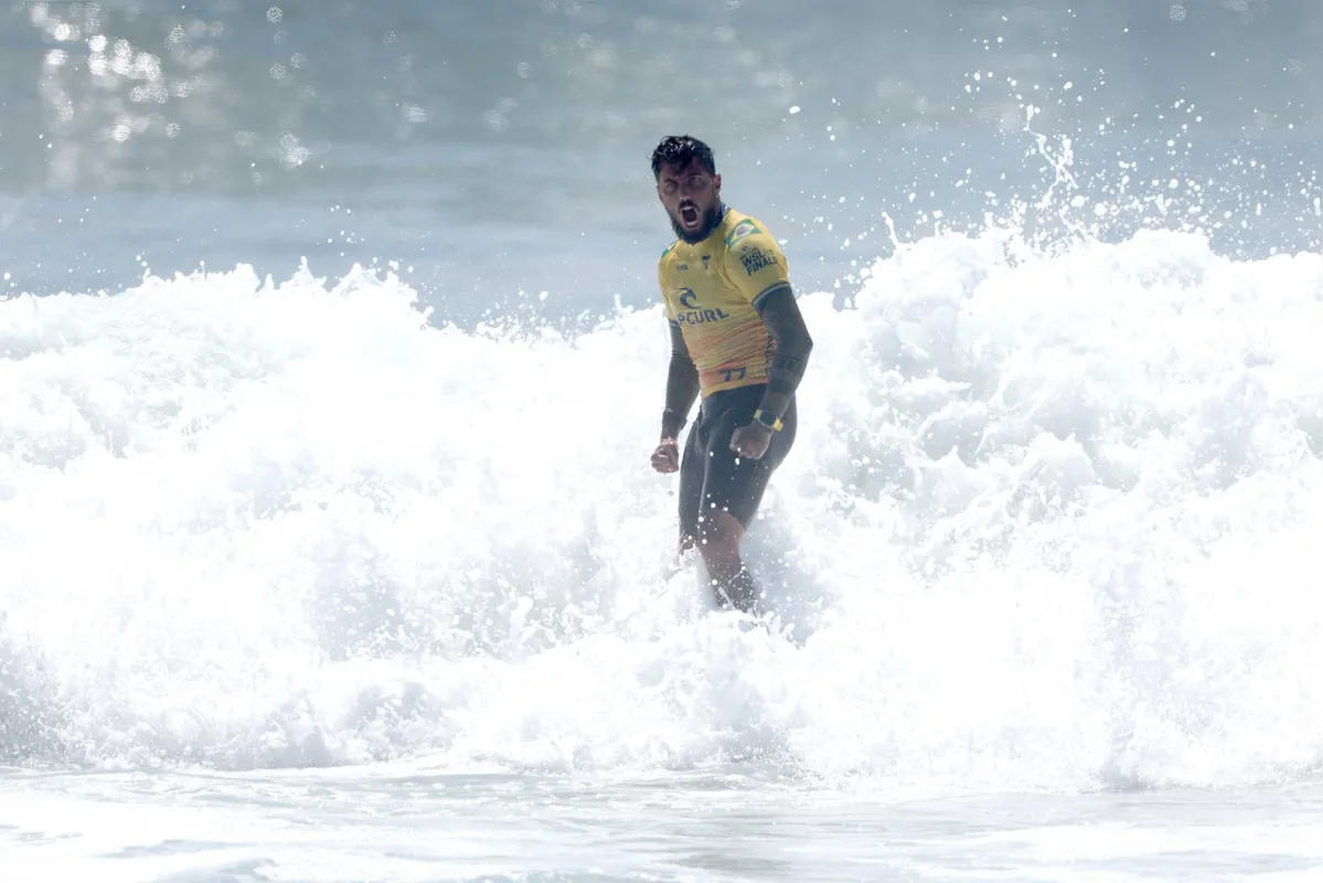 SAN CLEMENTE, CALIFORNIA - SEPTEMBER 09: Filipe Toledo of Brazil reacts celebrates after finishing first place in the 2023 Rip Curl WSL Finals at Lower Trestles on September 09, 2023 in San Clemente, California.   Sean M. Haffey/Getty Images/AFP (Photo by Sean M. Haffey / GETTY IMAGES NORTH AMERICA / Getty Images via AFP)