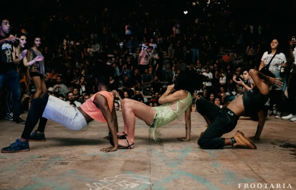 O evento desta sexta-feira (25) marca a 40ª edição da festa, sendo a terceira ao ar livre, gratuita e aberta ao público