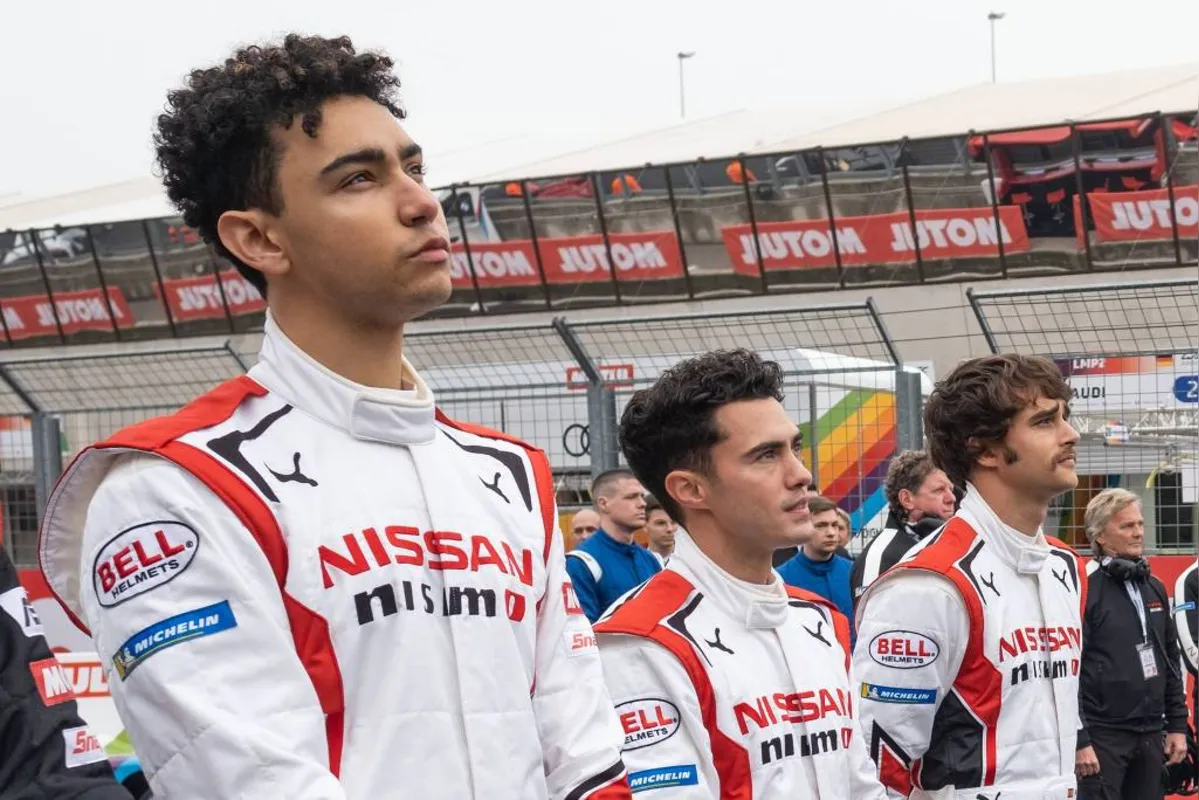 Archie Madekwe, Darren Barnet e Pepe Barroso em Gran Turismo.