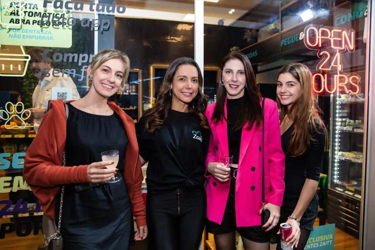Larissa Milhan Biazi, Elizângela Ribeiro, Daniele Grando e Maria Clara Biazu