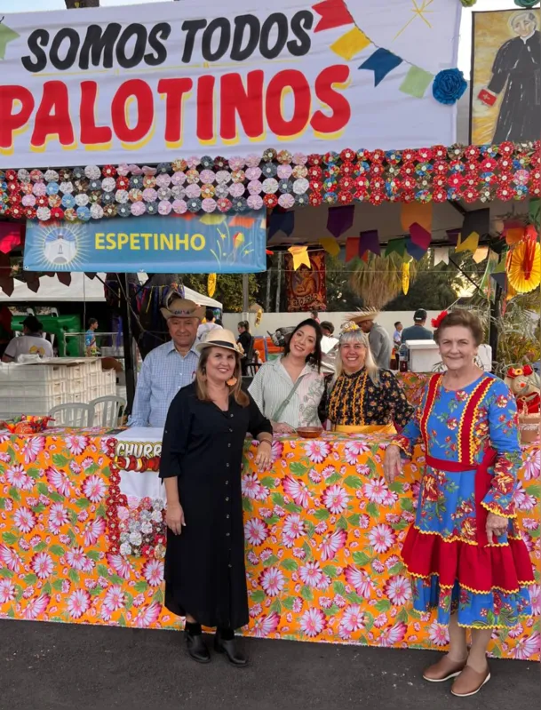 Sandra Paladini, Celso Santos, Laura Martins, Fatima Santos e Vera Golono