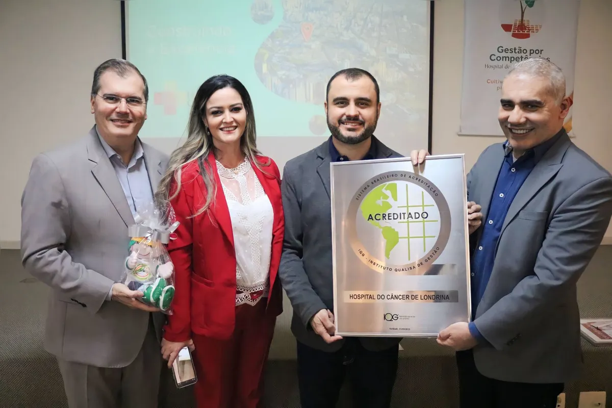 O diretor do IQG, Jadson Costa, com a consultora Gisele Trink, mais Ademir Cirino e Edmilson Garcia