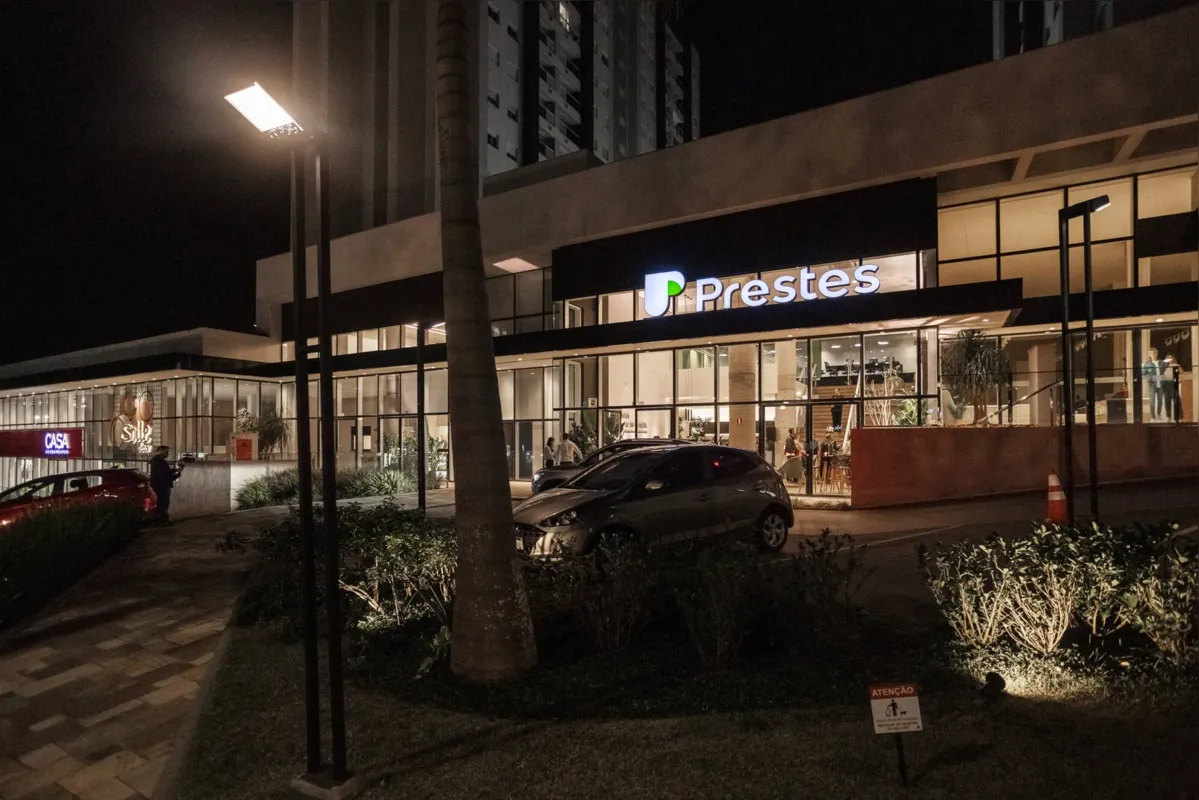 A bela fachada do Espaço Prestes, na Avenida Maringá