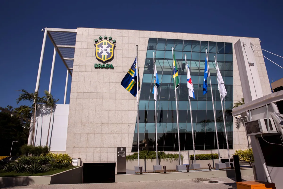 Manipulação de cartões por esquema de apostas teria ocorrido no Brasileirão do ano passado: competição é organizada pela CBF