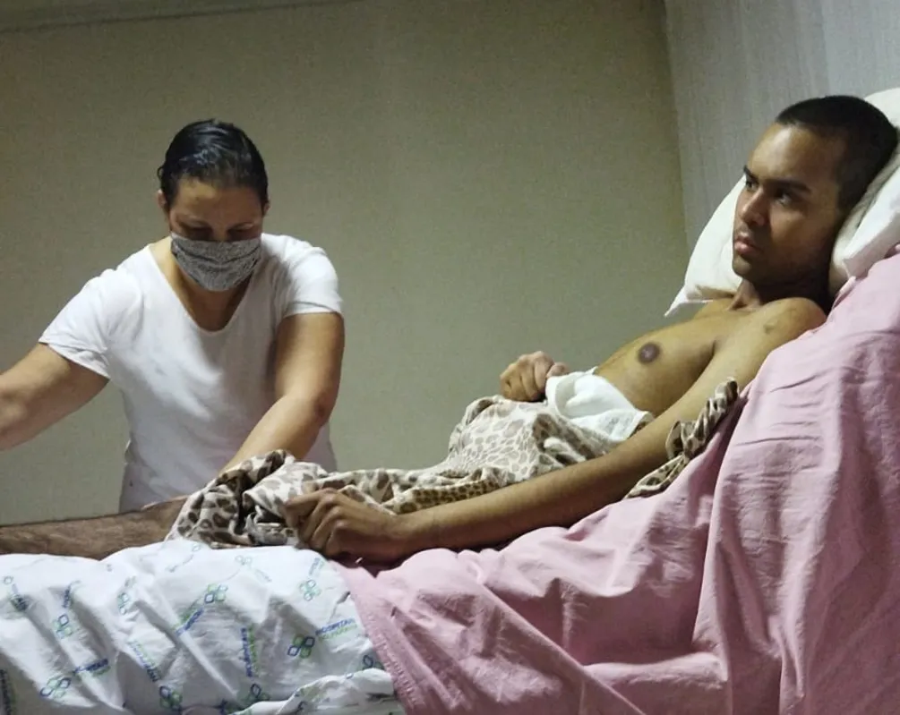 Imagem ilustrativa da imagem Jovem atropelado por trem precisa de cirurgia para voltar a andar