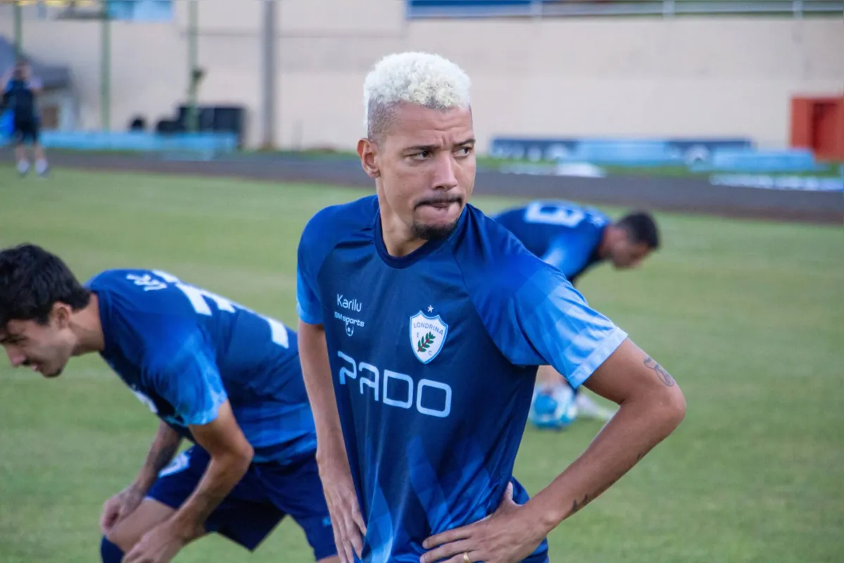 O atacante Hugo Cabral foi titular em todos os jogos neste início da série B, mas ainda não conseguiu balançar as redes