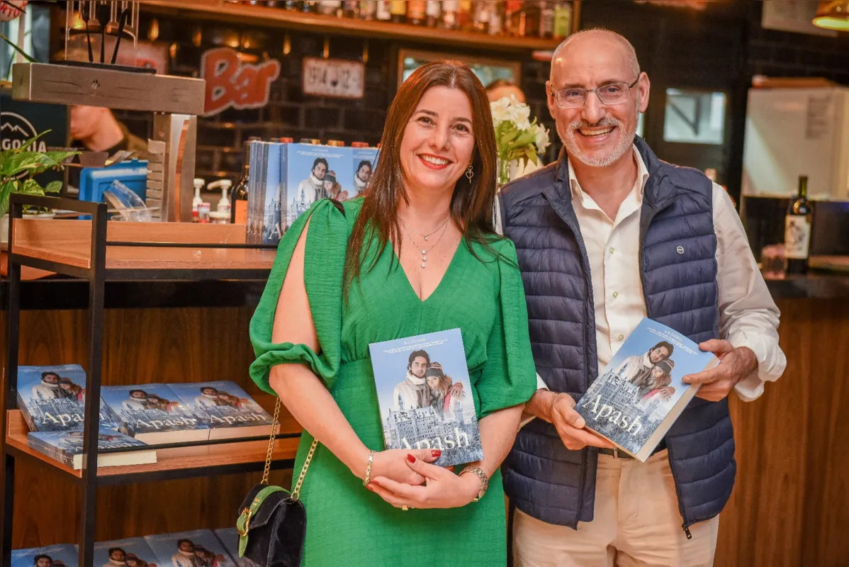 Alessandra Vieira e Padre Manuel Joaquim Santos