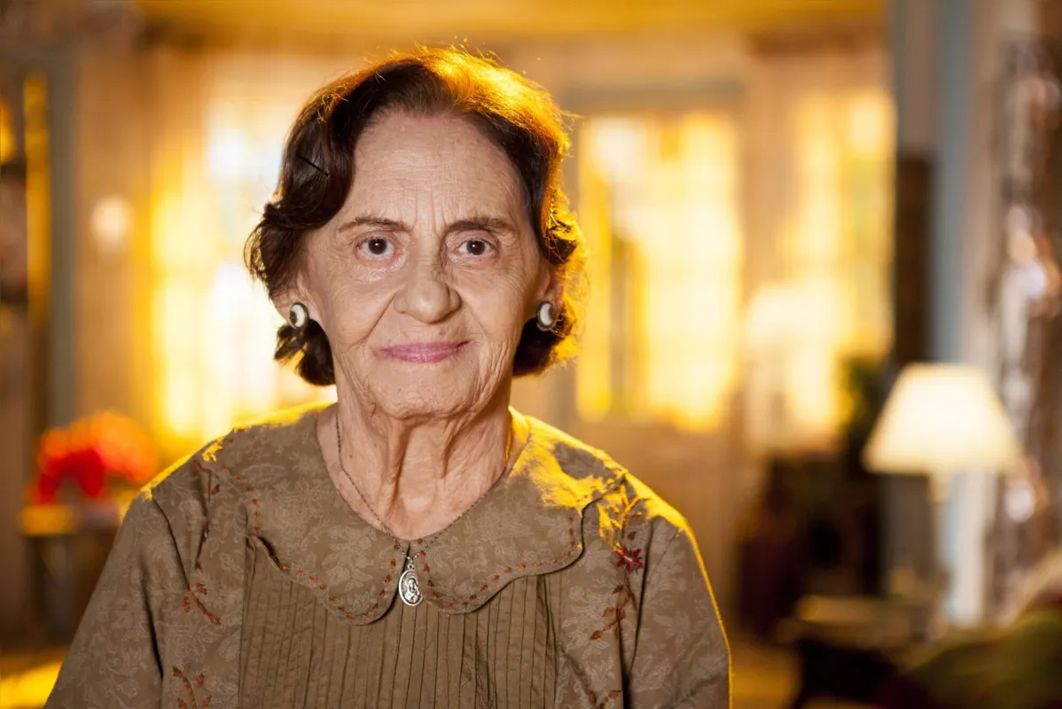 Laura Cardoso: "No começo, como a televisão era invenção, a gente tinha que criar. Saía mais espontâneo e melhor"