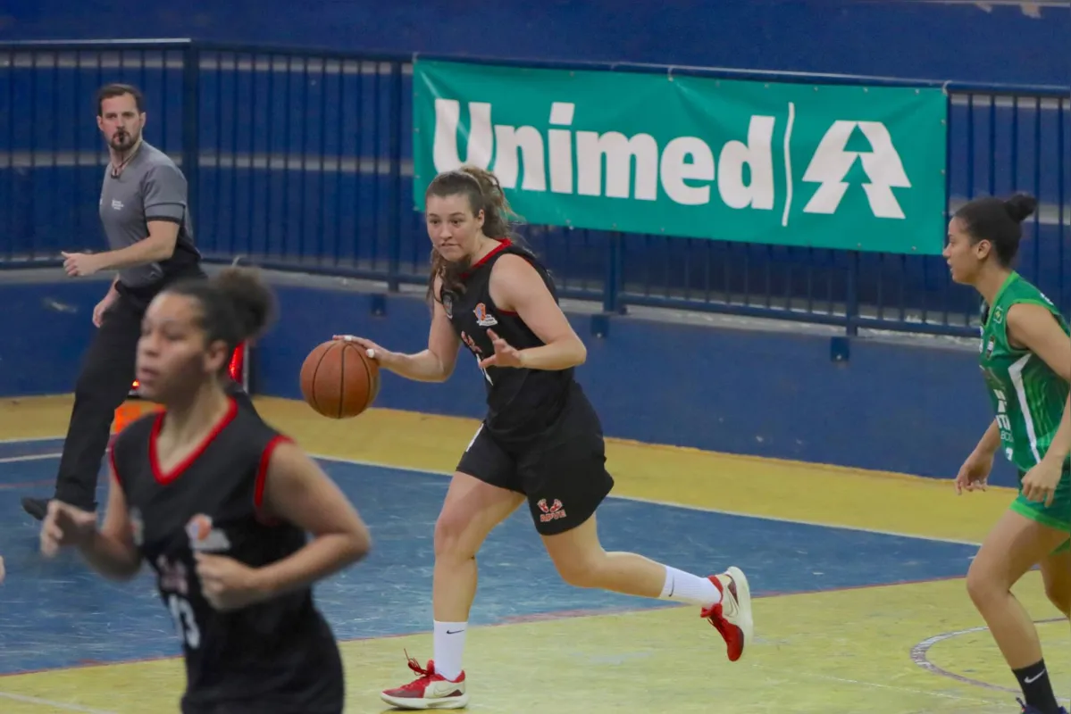 Imagem ilustrativa da imagem Londrina Basketball perde no Paranaense Feminino