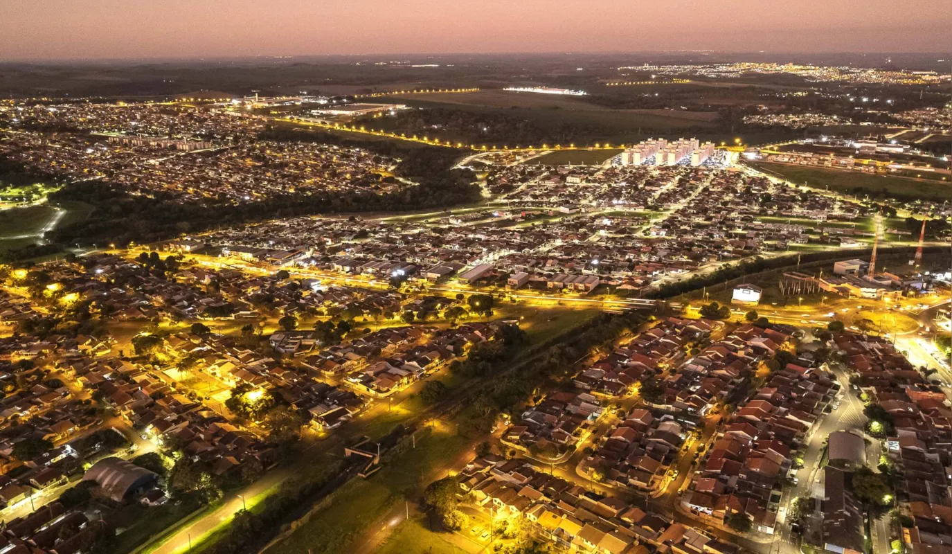 "Londrina vai virar um Big Brother. Os dispositivos com software vão ser instalados e vai ser possível colocar ali medidores de ruído, câmeras, pontos de repetição de 5G sem que tenha a necessidade de antenas por toda a cidade", afirma o prefeito Marcelo Belinati.
