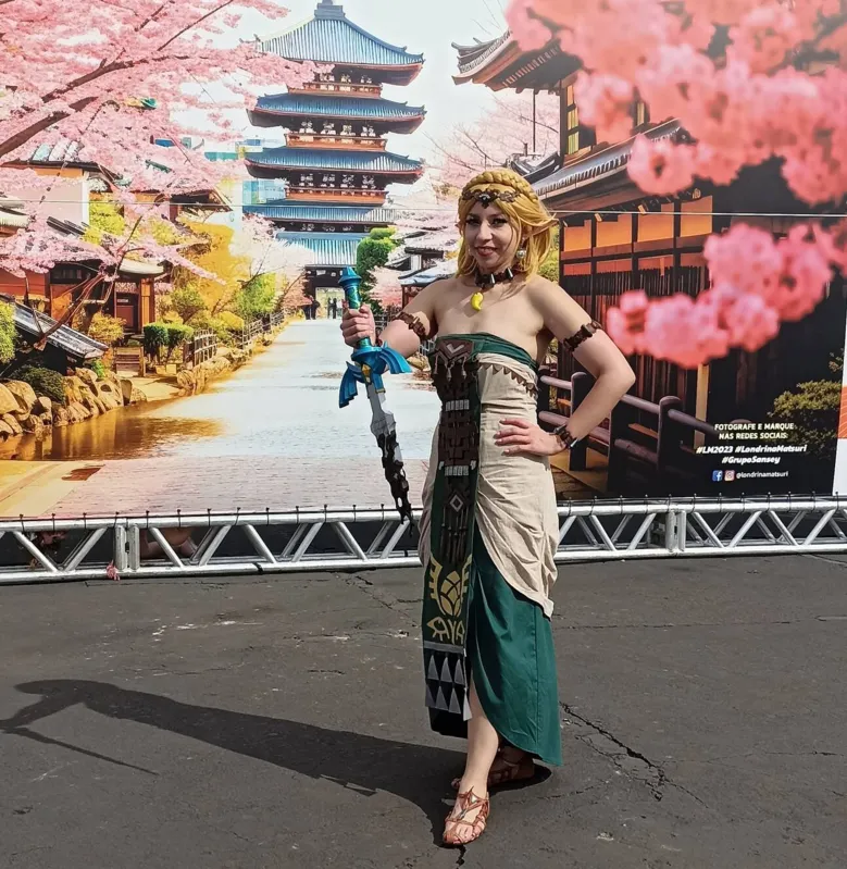 Como Princesa Zelda, a cosplayer Beatriz Góis inspira-se nos jogos eletrônicos para se divertir no festival