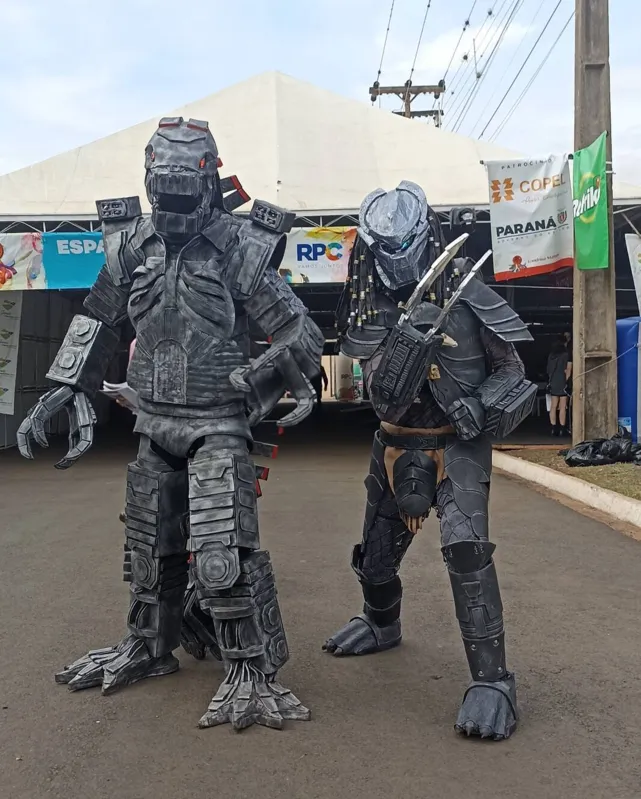 Megagodzila e Predador, criações de João Carlos Batista fazem sucesso no Londrina Matsuri