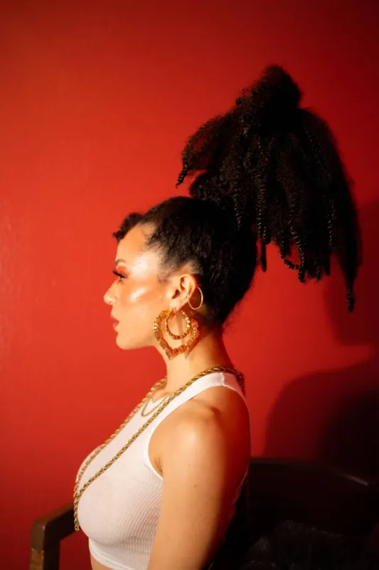 A cantora norte-americana Lo Steele, que está pela primeira vez no Brasil, é atração da noite de sexta (18) com o guitarrista Igor Prado