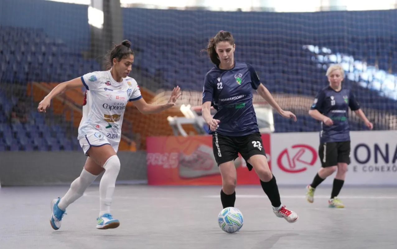 Imagem ilustrativa da imagem Londrina enfrenta russas nas quartas da Copa Mundo de Futsal Feminino