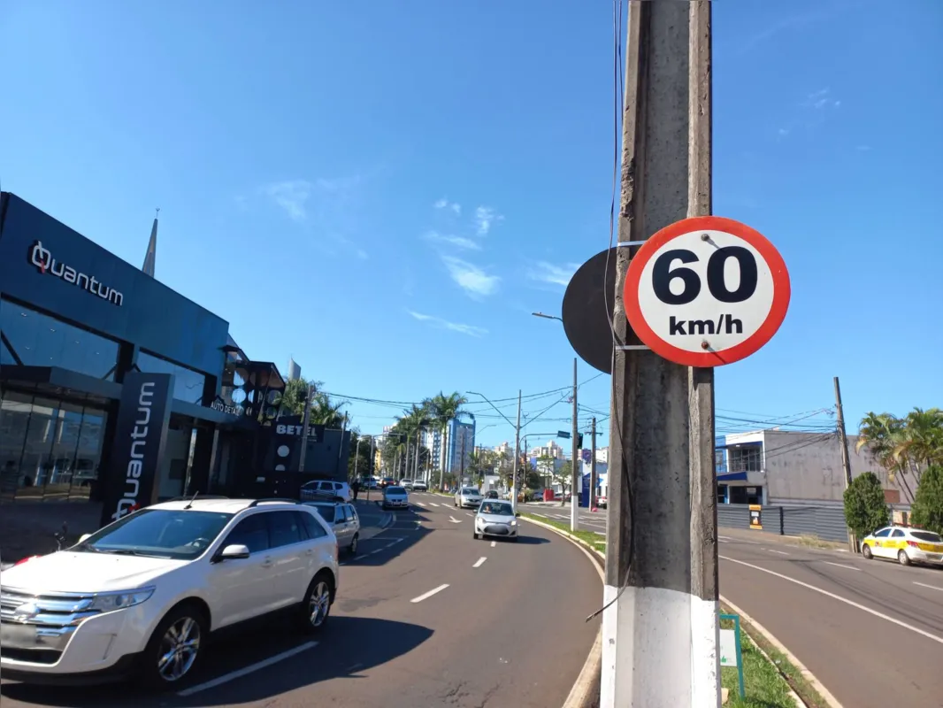 Avenidas Tiradentes, Juscelino Kubistchek e Santos Dumont: redução da velocidade de 60 para 50 km/hora