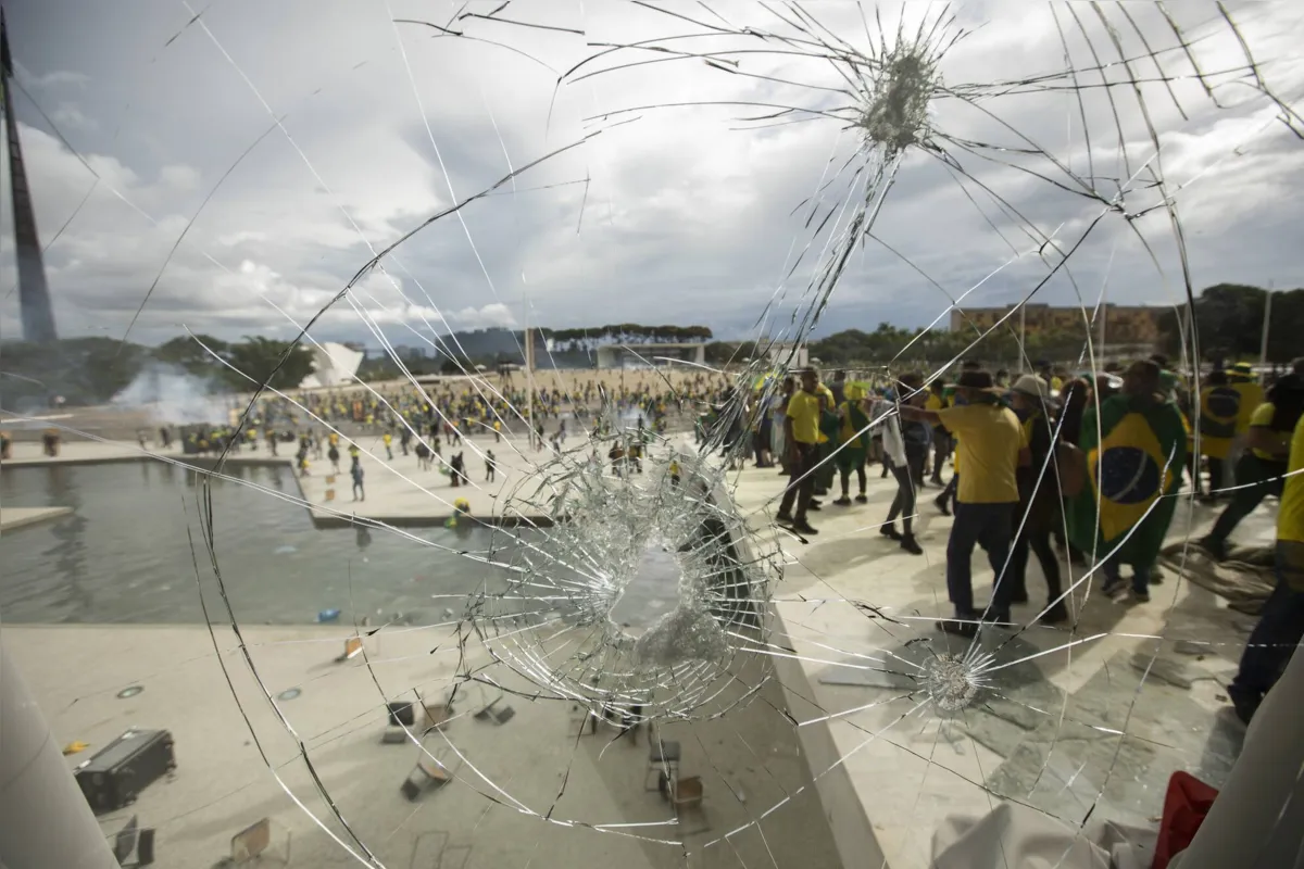 As propostas preveem aumento de pena a crimes contra o Estado democrático de Direito e a apreensão de bens e bloqueio de contas bancárias