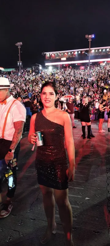 Lidiane França foi ao show de Maiara e Maraisa no ano passado e voltou este ano