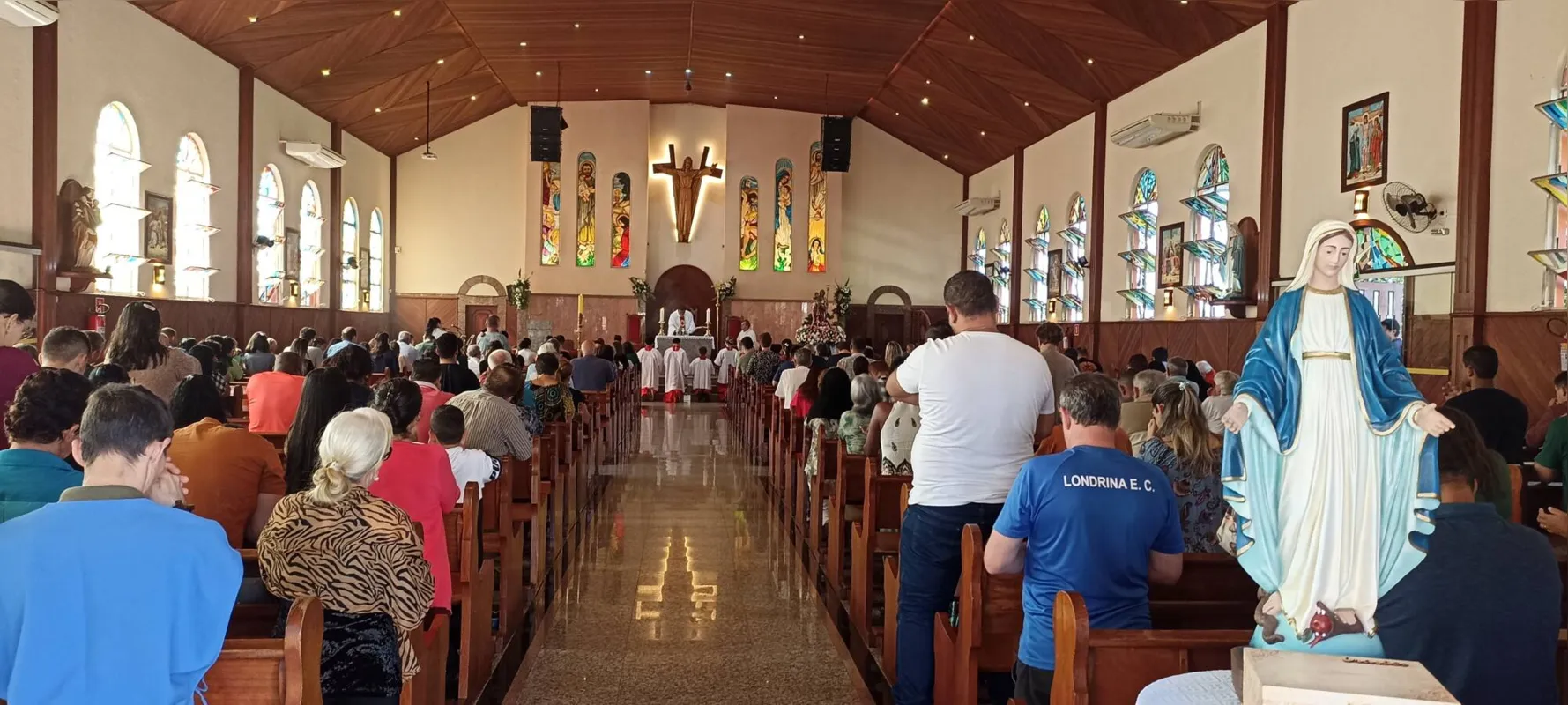 Padre Dirceu lembrou de trabalhos sem as condições ideais  e pediu intercessão de São José Operário