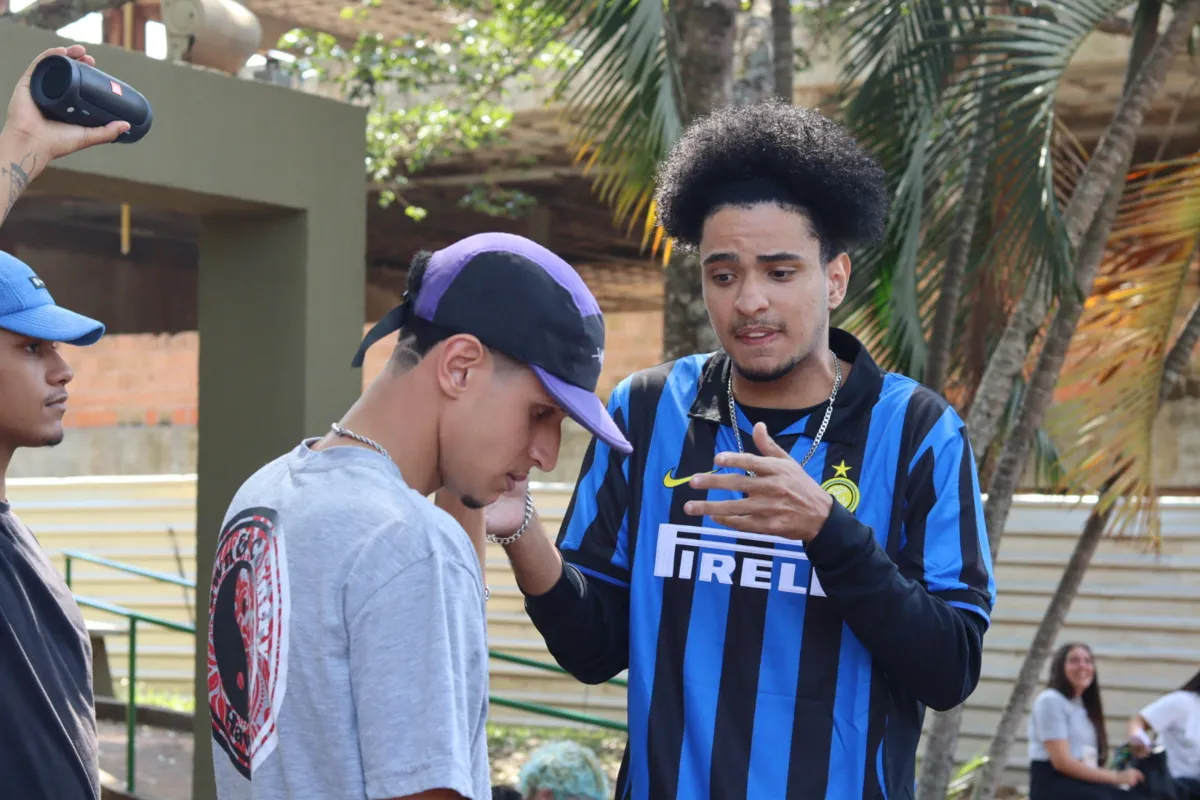 Imagem ilustrativa da imagem Movimento hip hop de Londrina faz batalha de rimas no RU da UEL