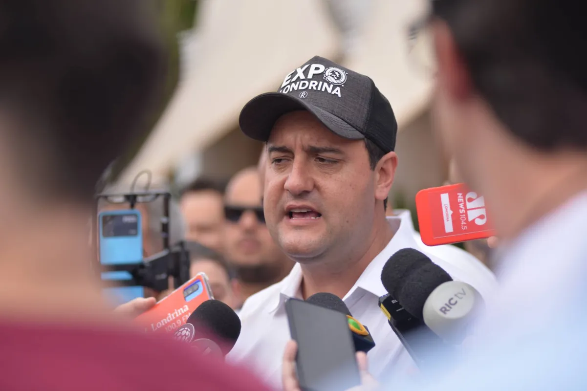 “Estamos criando uma geração de jovens que não têm limites e não têm disciplina", afirmou Ratinho Junior ao cobrar mais rigor das famílias em relação aos estudantes