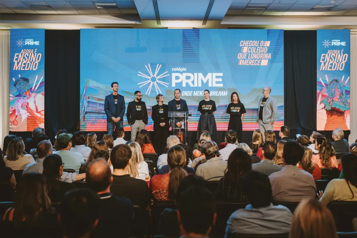 Sócios do Colégio Prime anunciam a novidade aos presentes