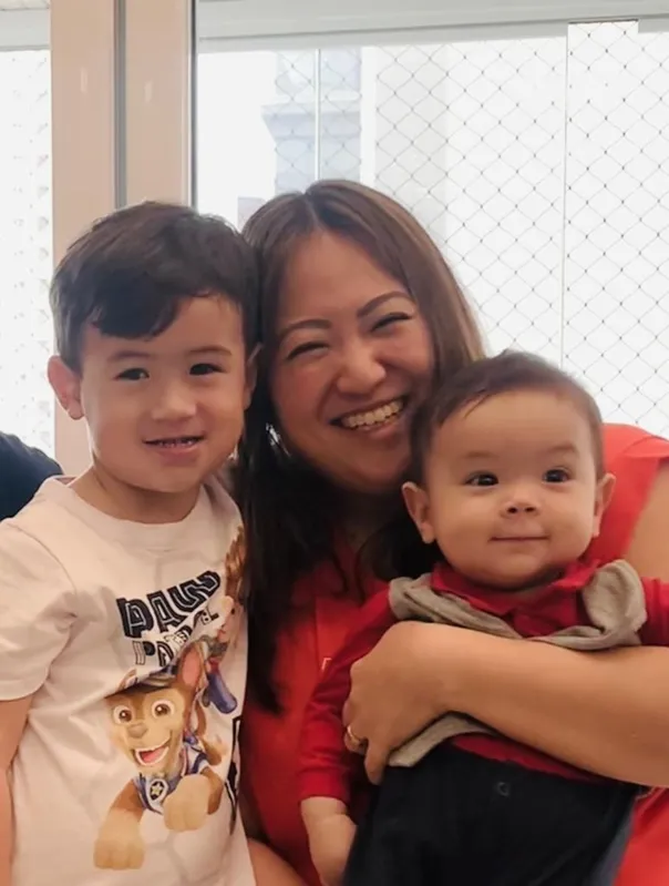 Milene Yuri Nagata Kawanishi Aranda Lopes, Rafael 4 anos e Guilherme 9 meses