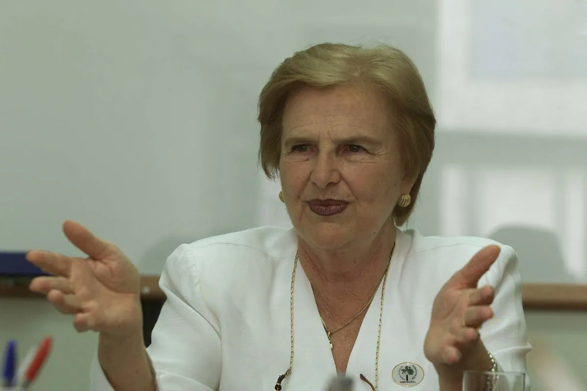 Zilda treinou voluntários para ensinar mães de crianças em situação de vulnerabilidade a usar o soro caseiro, que combate a diarreia e a desidratação