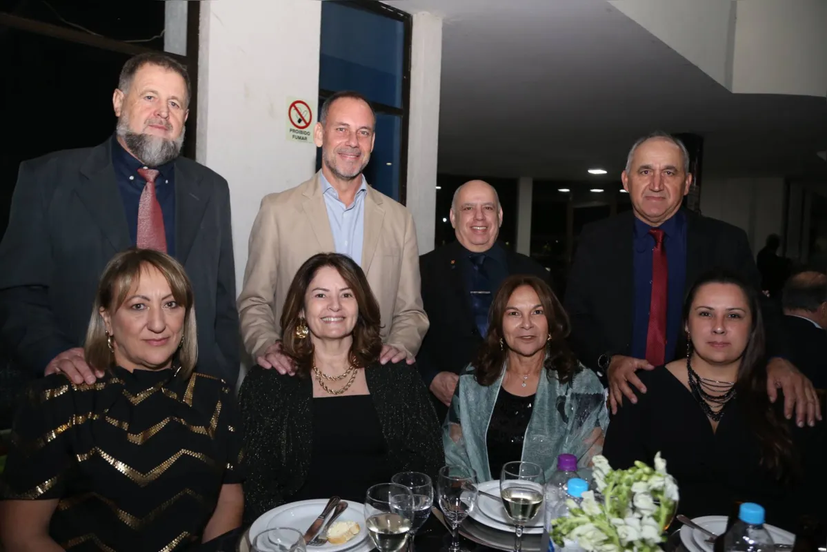 Wilson Wentz e Sueli Wentz , Jair Rufino da Silva e Iris Neppel da Silva,  Luiz Salvador Brogin e Maria de Lourdes Souza Brogin, Mauro Granado e Maria Luci Granado.