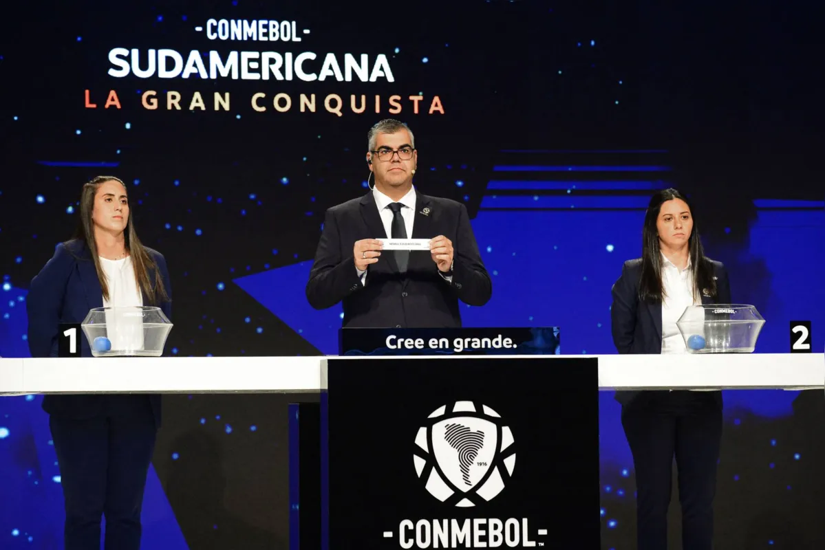 O sorteio para as oitavas de final da Libertadores, realizado nesta quarta-feira (5), na sede da Conmebol, em Luque, no Paraguai