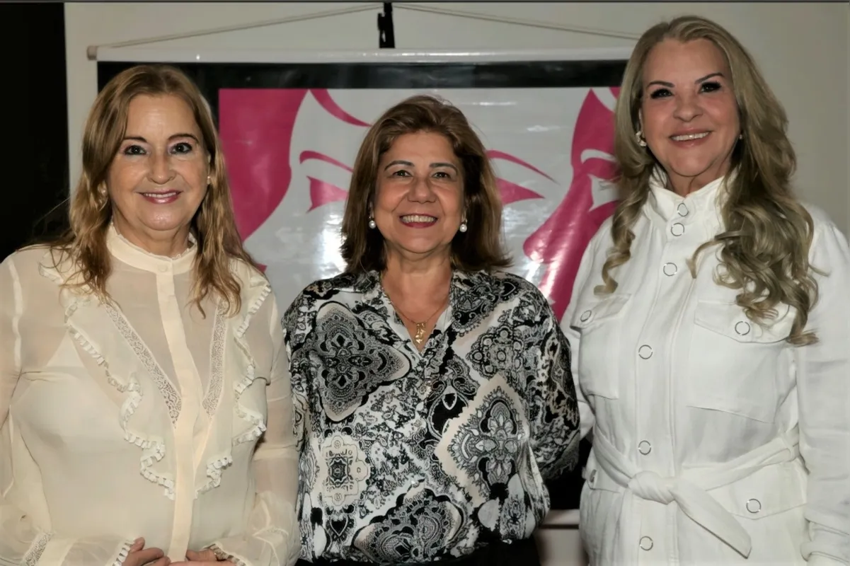 As diretoras da Associação, Felicia Watanabe, Vânia Regina S Queiroz  e a doutora Zilda Romero