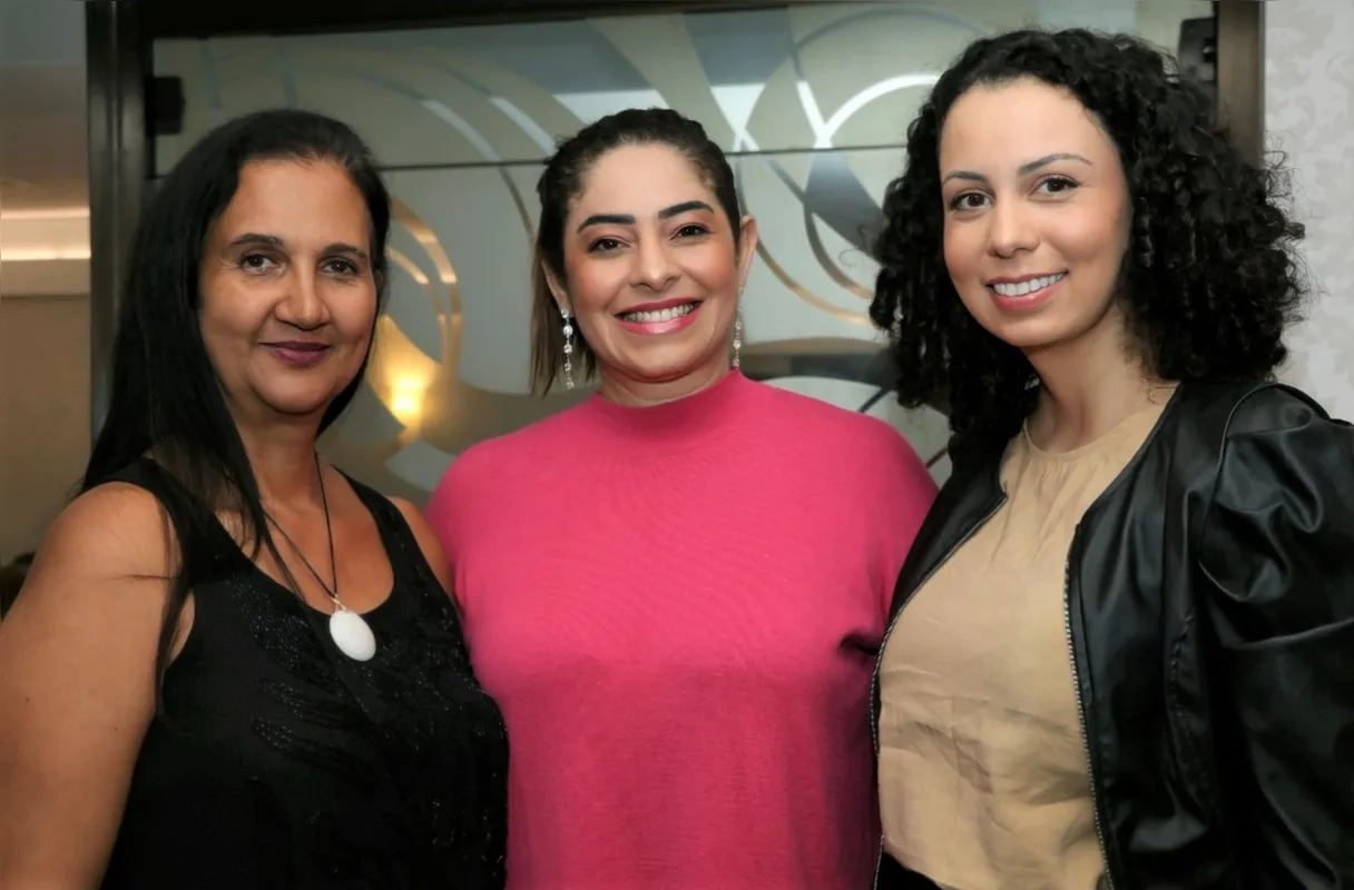 Madalena Sbizera, Luciana Almeida e Carolina Guedes