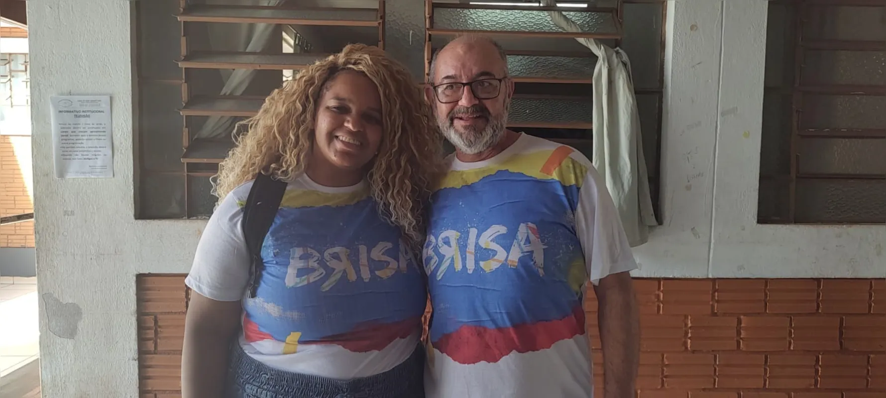 Silvio Ribeiro com Letícia Pocaia que faz parte da equipe que roda Londrina em busca de pessoas que precisam de abrigo