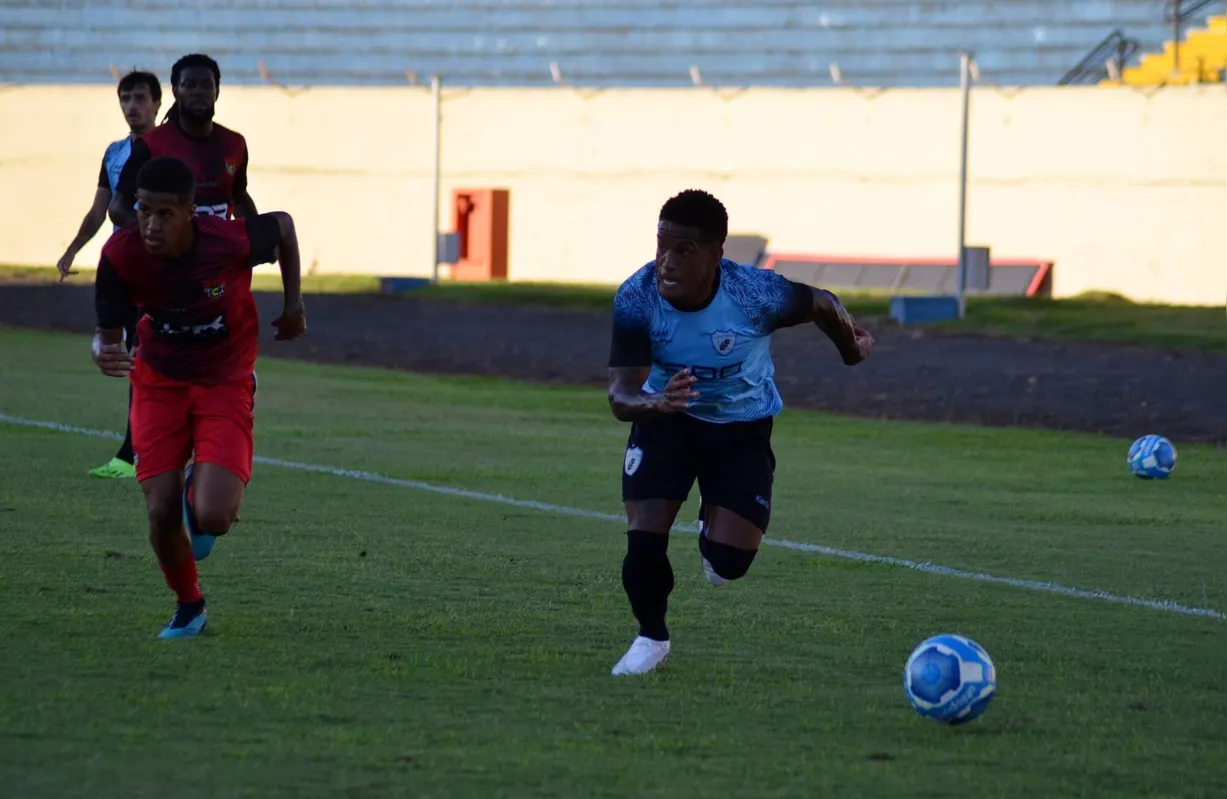 Vitor Feijão treinou mais de um mês no Londrina, mas não vai ficar para a disputa da série B