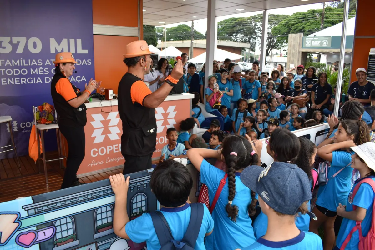 Palestra da Copel para alunos da rede municipal durante Expo 2023 sobre uso racional de energia