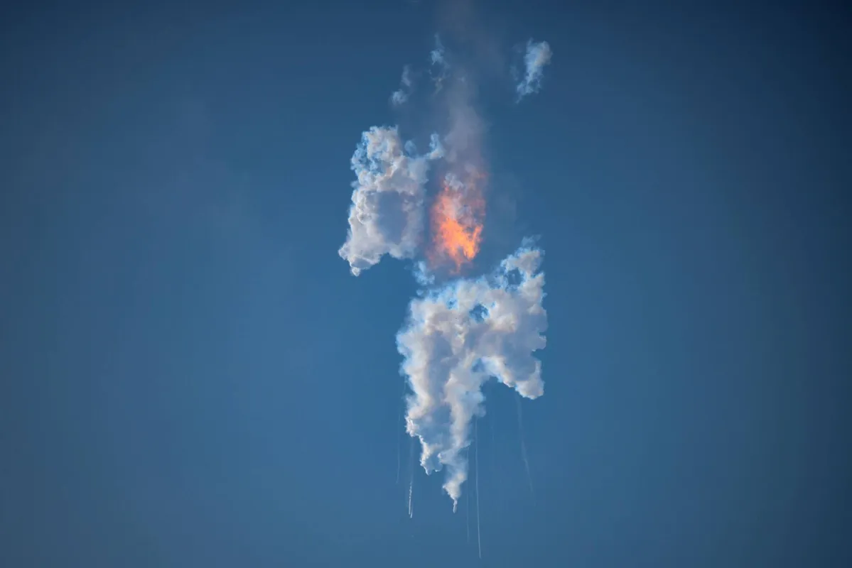 The SpaceX Starship explodes after launch for a flight test from Starbase in Boca Chica, Texas, on April 20, 2023. - The rocket successfully blasted off at 8:33 am Central Time (1333 GMT). The Starship capsule had been scheduled to separate from the first-stage rocket booster three minutes into the flight but separation failed to occur and the rocket blew up. (Photo by Patrick T. Fallon / AFP)